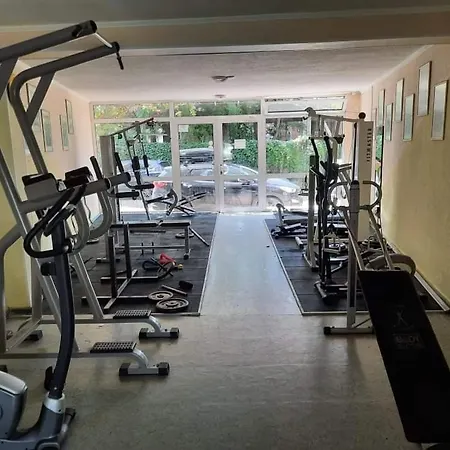Beutiful Ground Floor Apartment Close To Beach Lejlighed