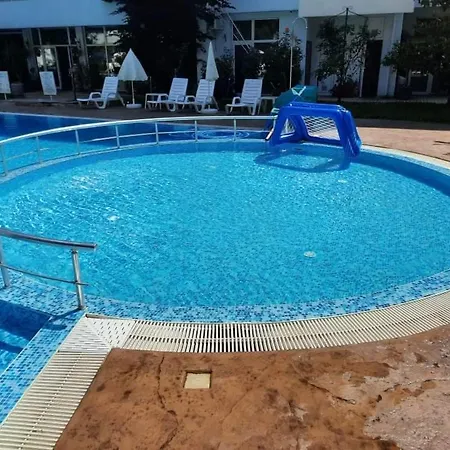 Beutiful Ground Floor Apartment Close To Beach Lejlighed