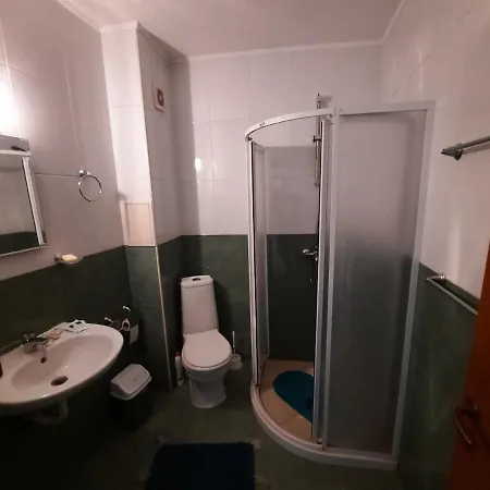 Beutiful Ground Floor Apartment Close To Beach
