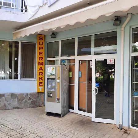 Beutiful Ground Floor Apartment Close To Beach *
