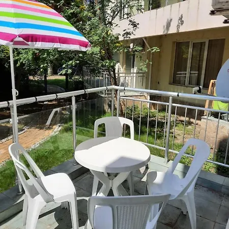 דירה Beutiful Ground Floor Apartment Close To Beach
